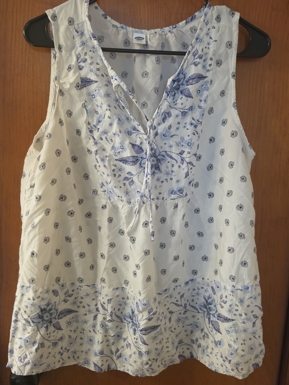 Old Navy White & Blue Floral V-Neck Tie-Front Camisole